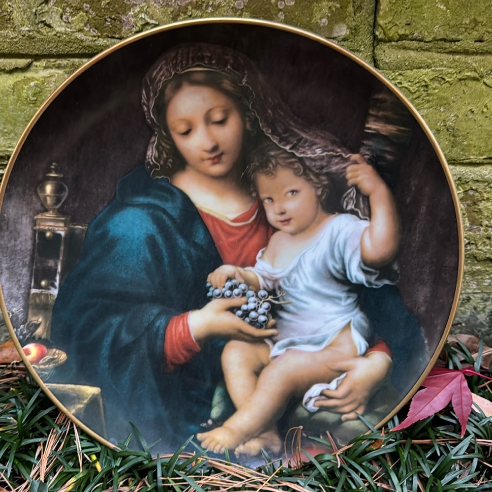 Gloria fine porcelain, handwork Bayreuth “Mother & Child” by Pierre Mignard